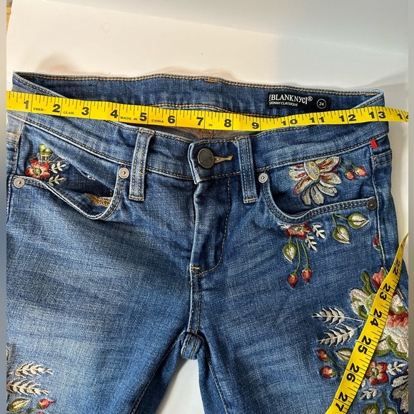 Blank NYC Blue Floral Embroidered Cropped Jeans - Picture 12 of 16